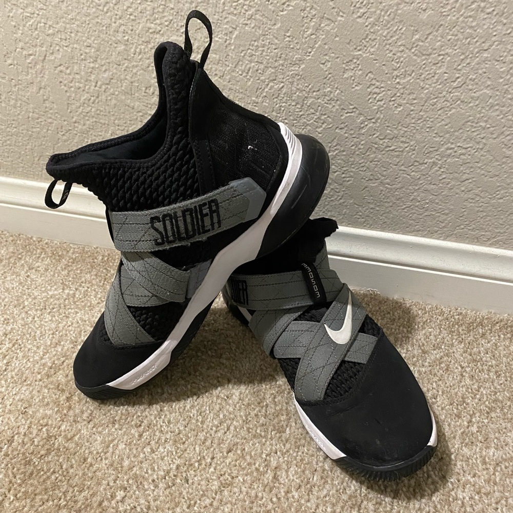 Nike LeBron Soldier 12 Air Raid